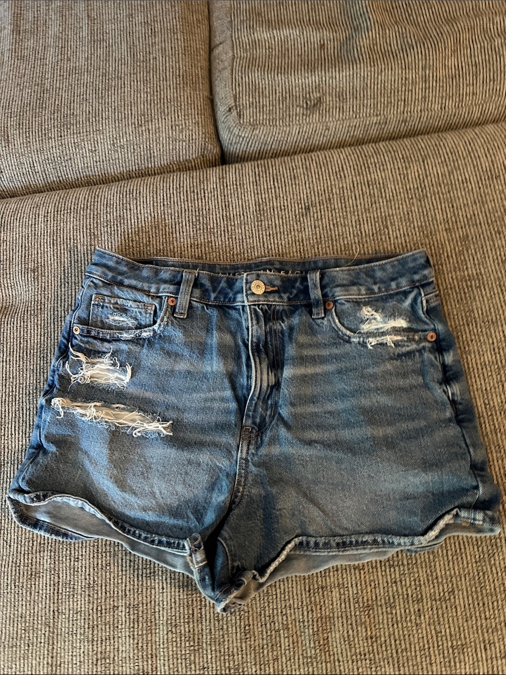American Eagle mom shorts